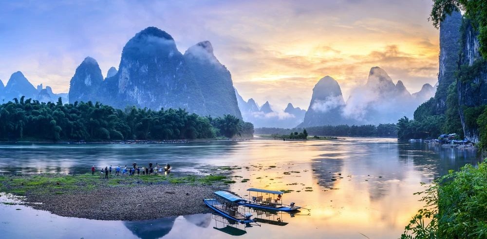 Rivière Li, relief karstique et radeaux à Guilin