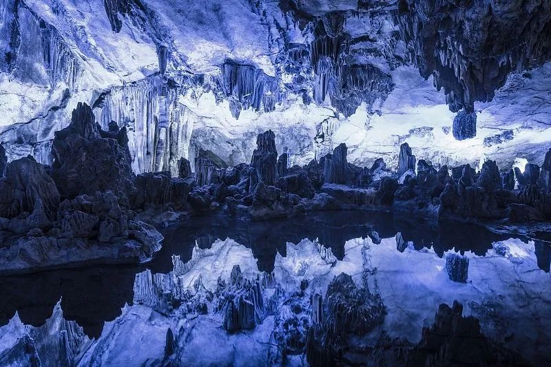 Intérieur de la Grotte de la Flûte de Roseau